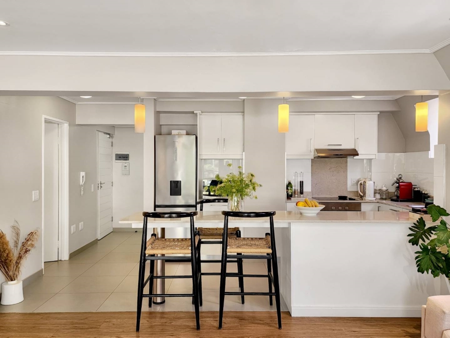 1 Bedroom Property for Sale in Vredehoek Western Cape